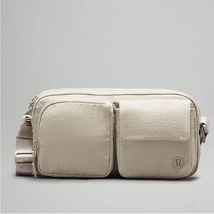 NWOT Multi-Pocket Crossbody Bag 2.5L Raw Linen